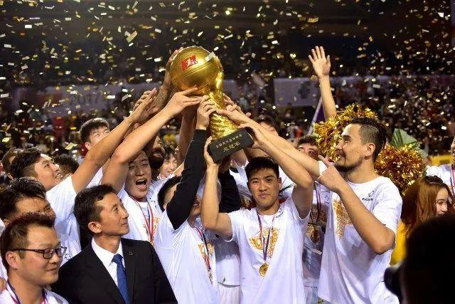 乒坛更新：孙颖莎掉出万分，梁靖崑降十位，张本智和跃升至第二